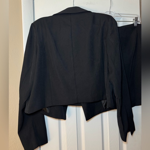 White Birch Black Label cropped Blazer and Short Skirt Size XL NWOT - Picture 7 of 16